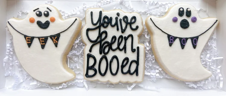 Boo'd set